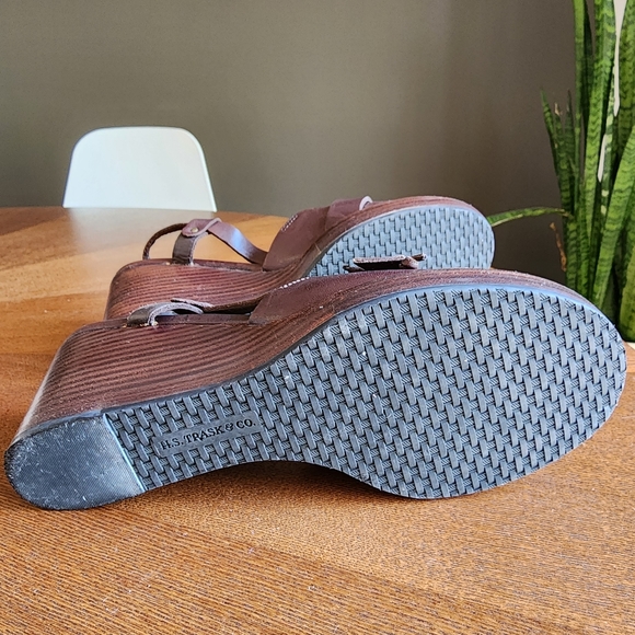 HS Trask Slingback Wedge Sandals - Picture 5 of 5